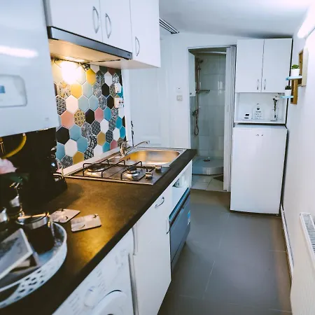 Ultra Central Place, In Heart Of City Center Apartment *